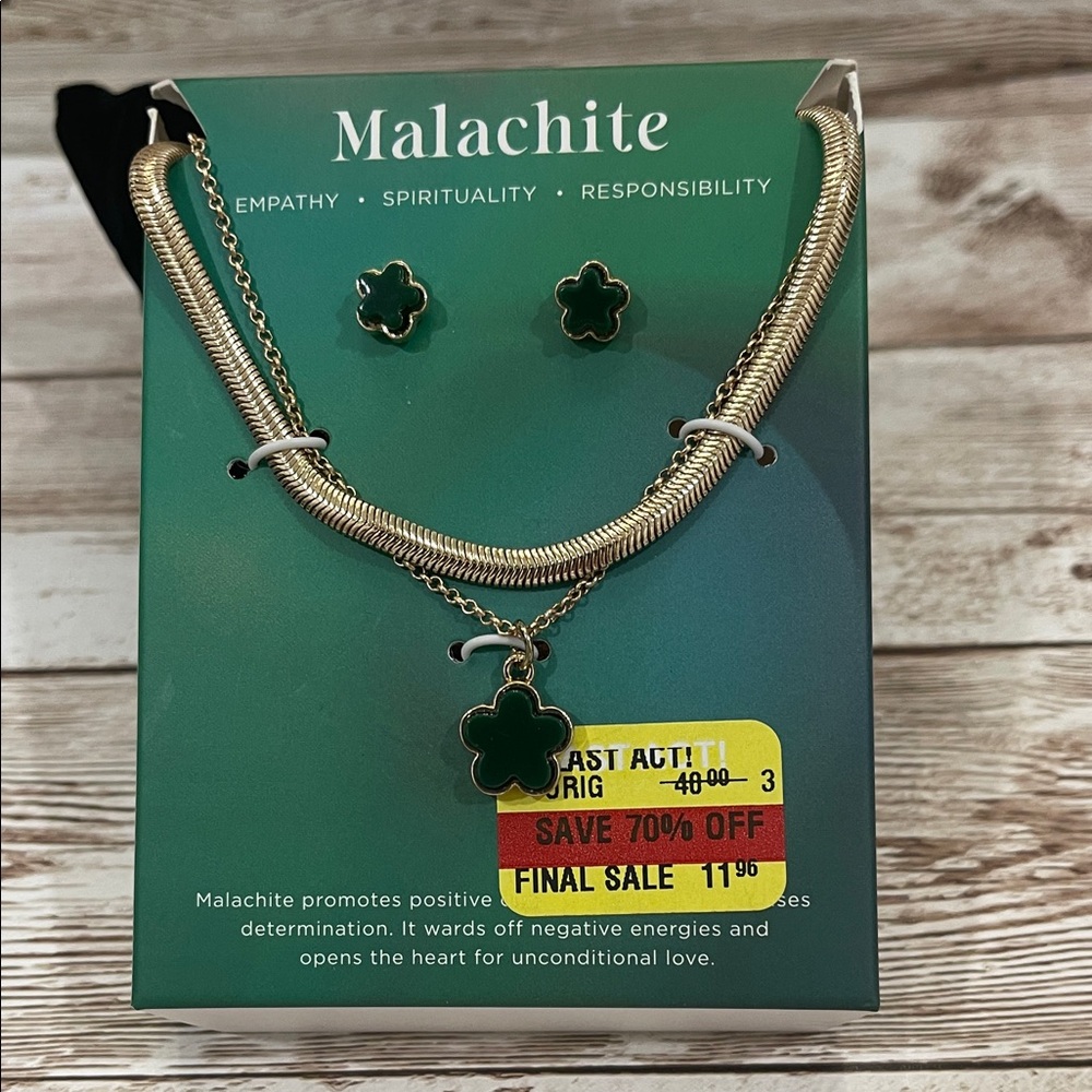 Gold and Green Clover Necklace‎ Set